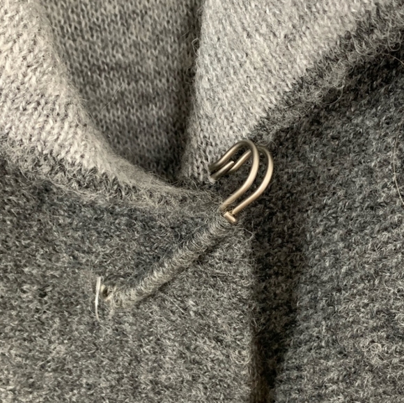 Nanette Lepore Wool Poncho Shawl Cardigan Medium - Picture 2 of 5